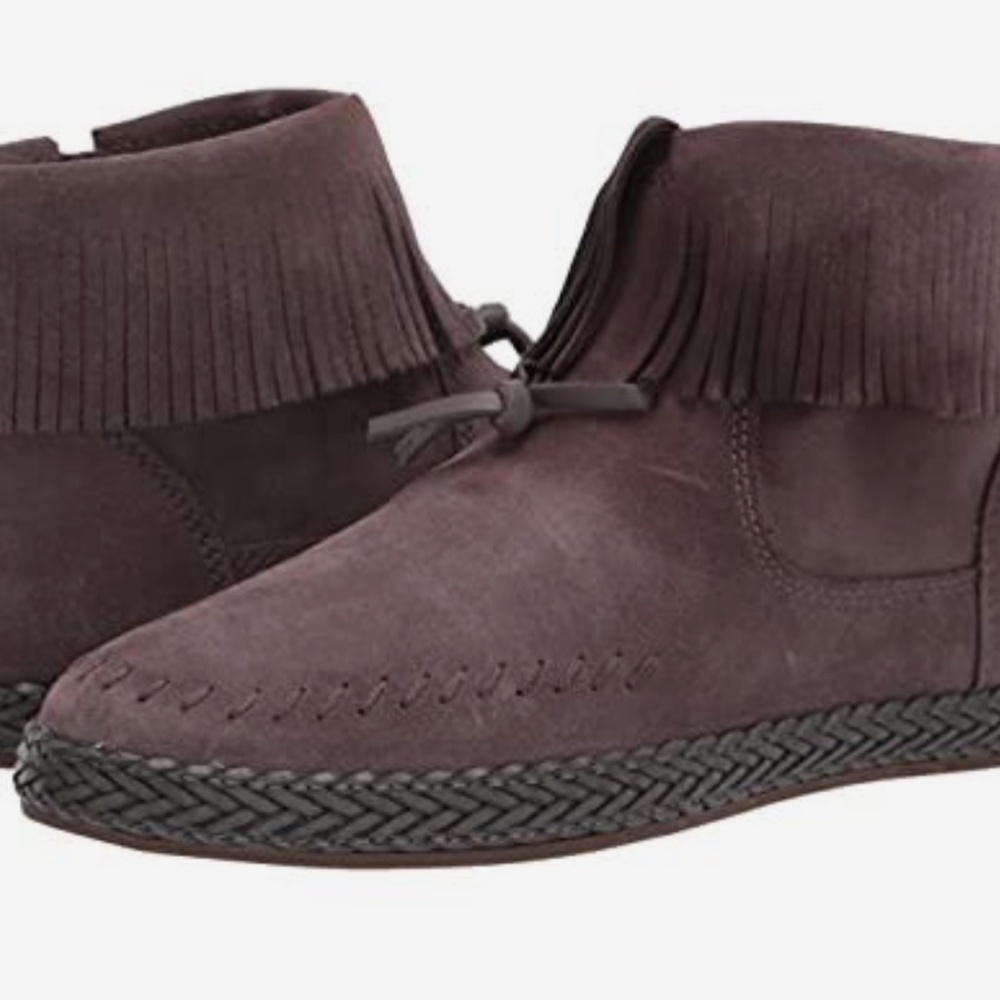 UGG KENNADI Taupe Brown Suede Fringe Ankle Booties Size 9.5 LIKE NEW